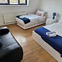 Apartment Sleeps 2 With Free Parking