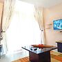 Apartment Sleeps 2 With Queen Bed