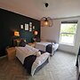 Charming 4-bed House in Wednesbury