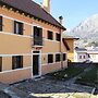 Charming Alpine Retreat for 9
