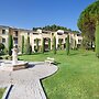 Apartment in Greoux-les-bains Near Lakes