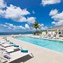 La Perla Estate - 7 BR Luxury Beachfront Villa With Utmost Privacy