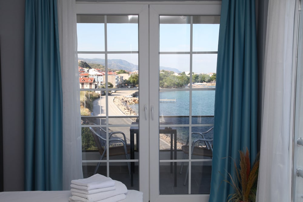 Edda Otel Suit
