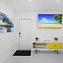 Uhost AI 1BR Sleek Modern Retreat