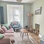 Charming 3 Bed Townhouse Near Llanddwyn Beach
