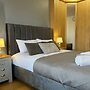 1 Bed Flat - Sleeps 4 - Parking - Wifi
