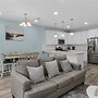 3BR Home /beach Access/spacious Deck/zoo Across