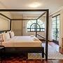 Riverside Park Apartments by YourHost