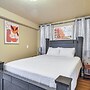 Portland Area Group Getaway: Hot Tub & Views!