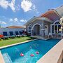 Remodeled 3br2ba Cozy Central Private Pool
