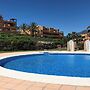 Seaview 2 Bed Apartment Sleeps 4 - Terrace - Pool