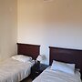 3 Bed Penthouse - Sleeps 8 - Pool - Sea View