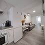 Charming Apartment up to 4 Persons 3 min to Metro