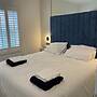 Cottage-sleeps 5-parking-near Beach-fireplace