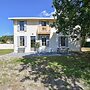 Villa in Lanton Near the Beach With Harbour View
