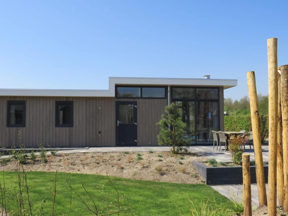 Chalet Near Veluwemeer With Water Sports