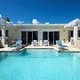 Caribbean Dream: Luxurious Villa With Private Beach Access