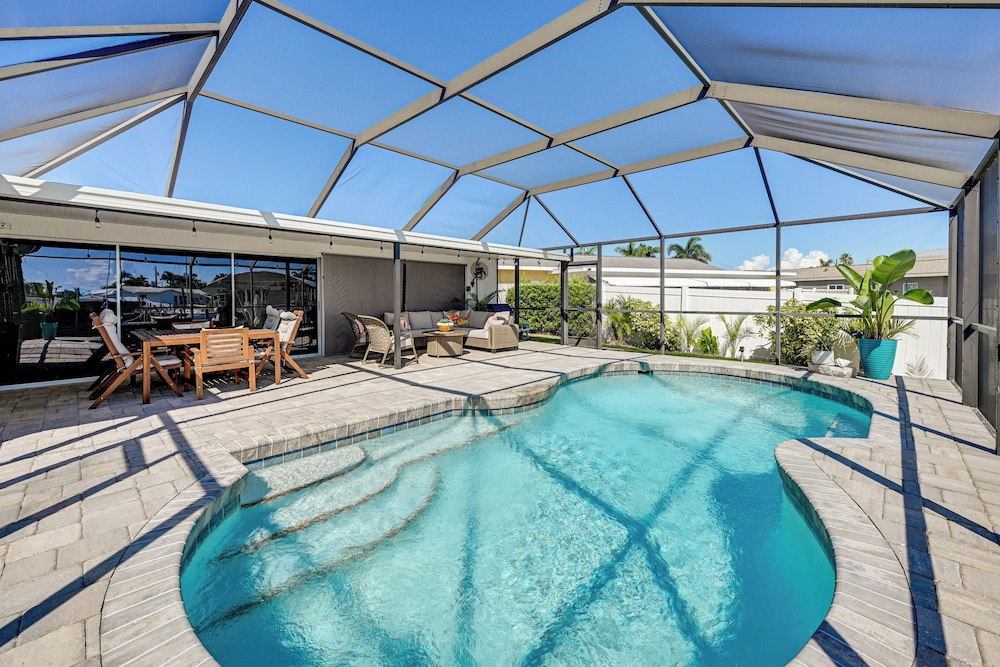 Private Fishing Dock: Waterfront Palmetto Home!