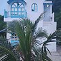 LA GRANDE SHORES Beach Resort