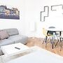 Beautiful and Bright 2-bed With Private Balcony