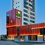 Holiday Inn Express Shanghai Jing'an Temple by IHG