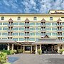 Ruean Phae Royal Park Hotel