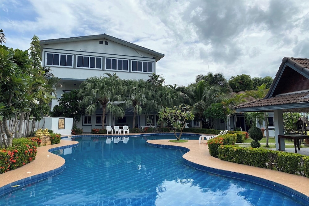 Baan Sanuan Resort