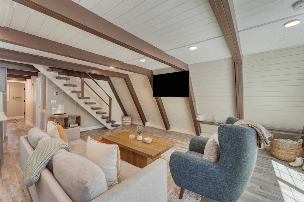Speckled by Avantstay Modern Interior, 0.5mi to Lake!