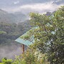 Bwindi Neckview Lodge
