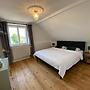3 Bed Cottage - Sleeps 6 - Parking - Wifi