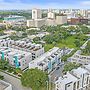 Cityscape Retreat 2 Bedroom Townhouse by RedAwning