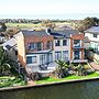 StayAU 6BR Deluxe Lakeview Point Cook