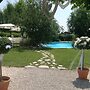 La Vie en Rose Resort