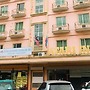 Hotel O Atari Inn