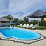 Comfortable Ground Floor Apartment, Summer Pool