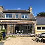 Charming Sea View Stay, 50m Close