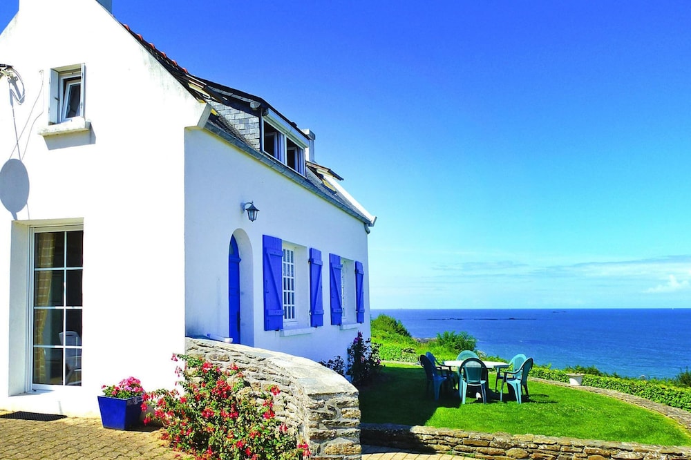 Holiday Home Locquirec With Stunning Sea View