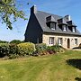 Holiday Home in Port-blanc Near Sandy Beaches