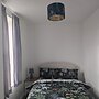Rugby - Apartment - Sleeps 4 - Parking