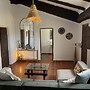 Miluna Oasis Suites - Sleeps4-pool-mountainview