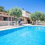 Sa Font in Petra With 3 Bedrooms and 2 Bathrooms