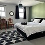 Family Friendly One Bedroom Apartment w King Bed