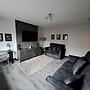 Renfrew Apartment Near Glasgow Airport