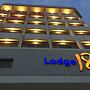 Lodge 18 Hotel
