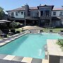 Africa Paradise Airport Boutique Hotel