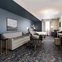 The Queen’s Cue, Stratford, A Tribute Portfolio Hotel