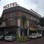 Peach Hill Hotel