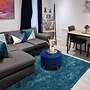 Strood Home-sleeps 6-great for Groups & Families