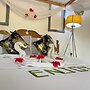 zanzllywood hotel and apartments