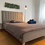 Room-spacious Room in Coliving Apartment